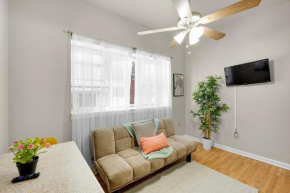 Boutique 1br W Unique Charm